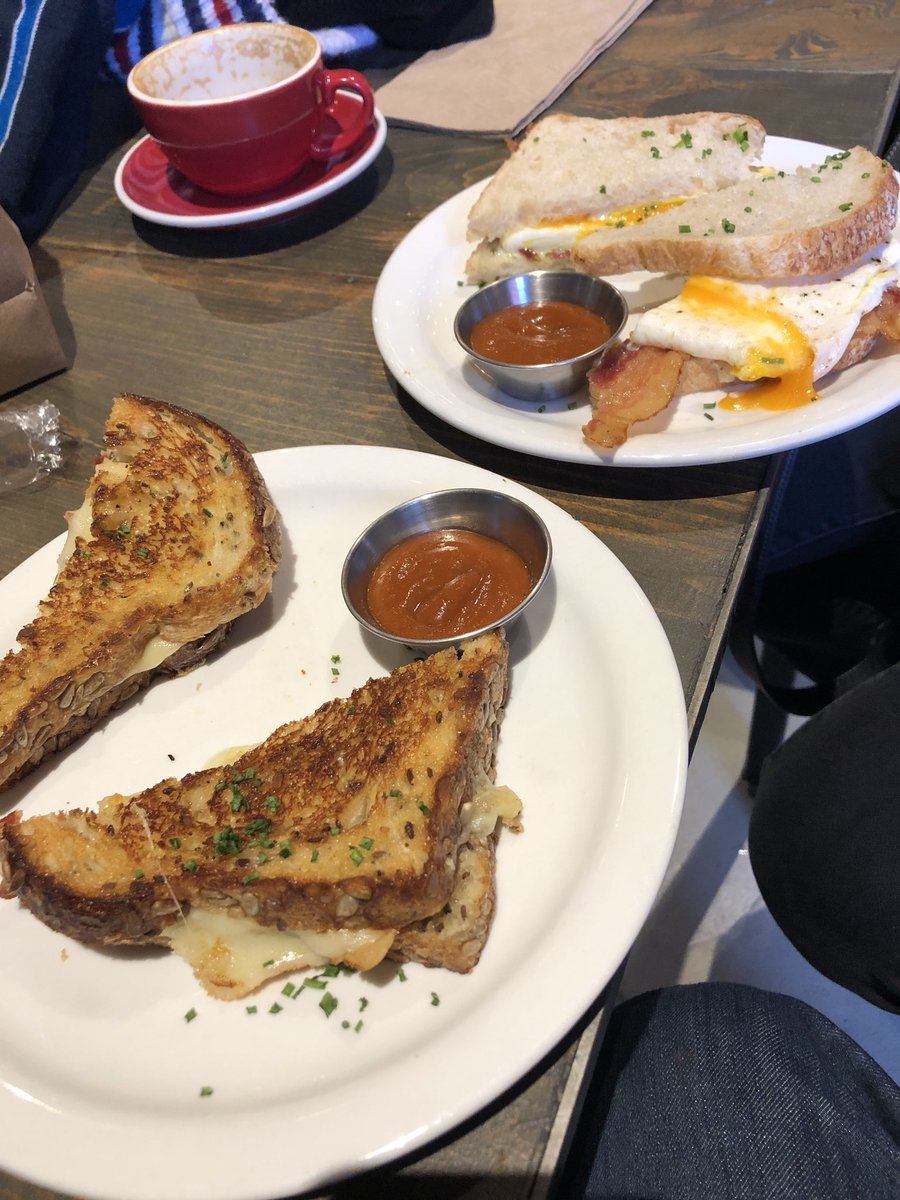 joelgretzky99's tweet photo. Oh the food here in Ottawa!!! We stayed downtown and walked everywhere and we had to after all the great food we had !!! #cuminandpepper #ArtisinBakery #Eggspectations https://t.co/tHAVCOPAl9