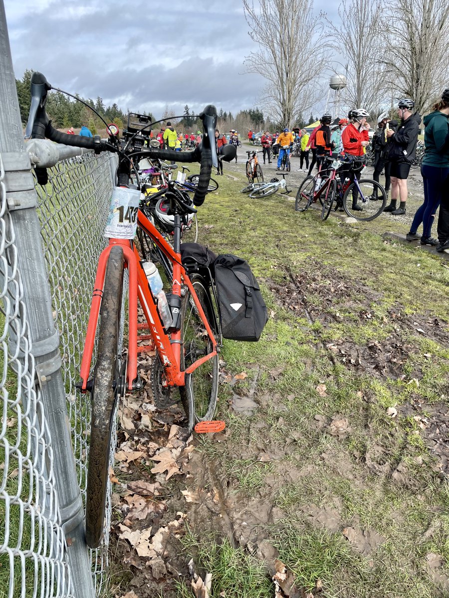 bobco85's tweet photo. 1/2 Just woke up from a 2.5 hour nap because my 5th time doing @CascadeBicycle’s #ChillyHilly was fun but left me tired! I rode with @206Husky around Bainbridge Island, &amp; we even enjoyed some sun during the first half of the ride #SEAbikes #bikePNW https://t.co/5PoLo8F50Z