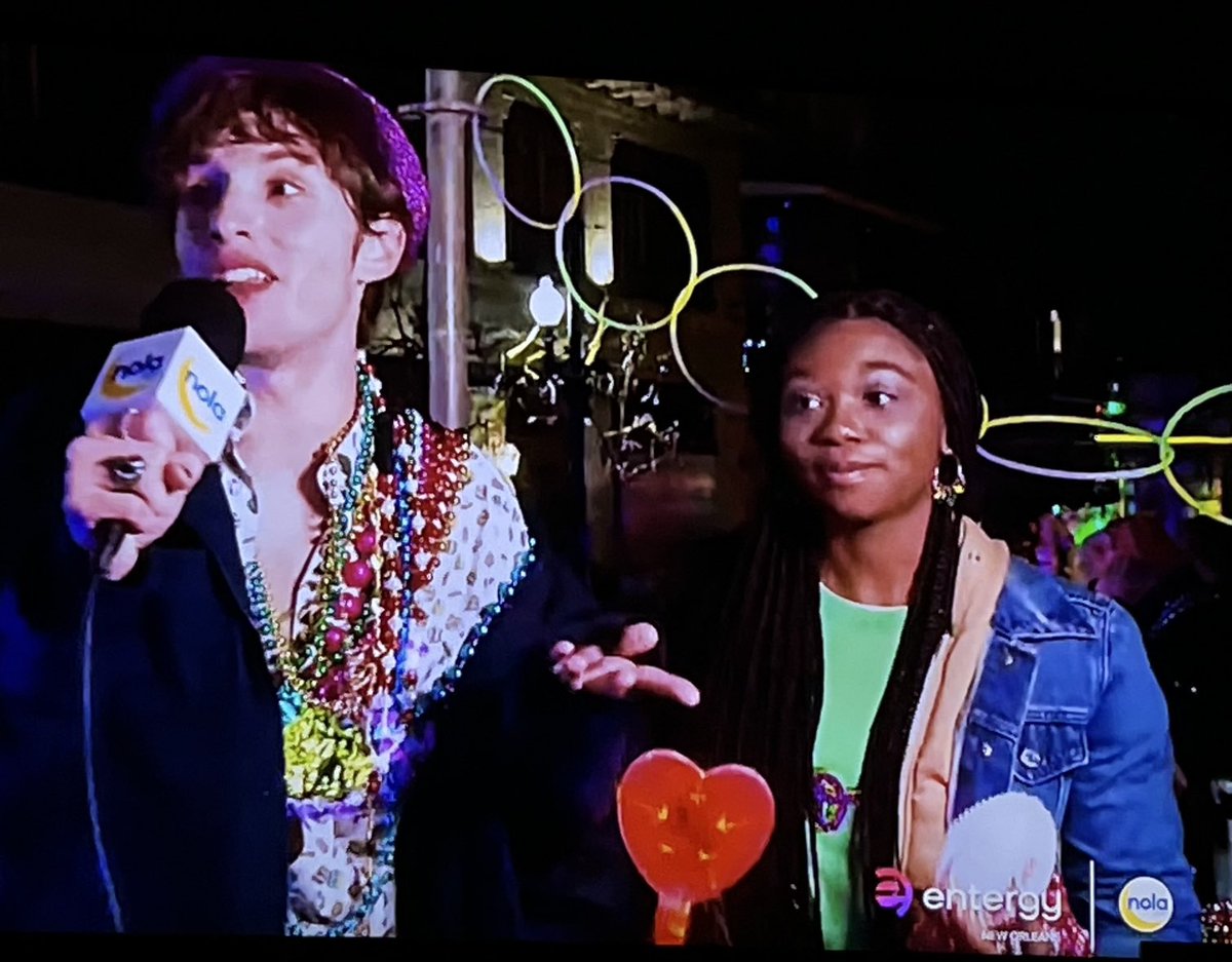 Hopebell20's tweet photo. Frankie and Nia…you guys are bringing the Mardi Gras Spirit.  Love this #paradecam https://t.co/Vkb2I4FvJK
