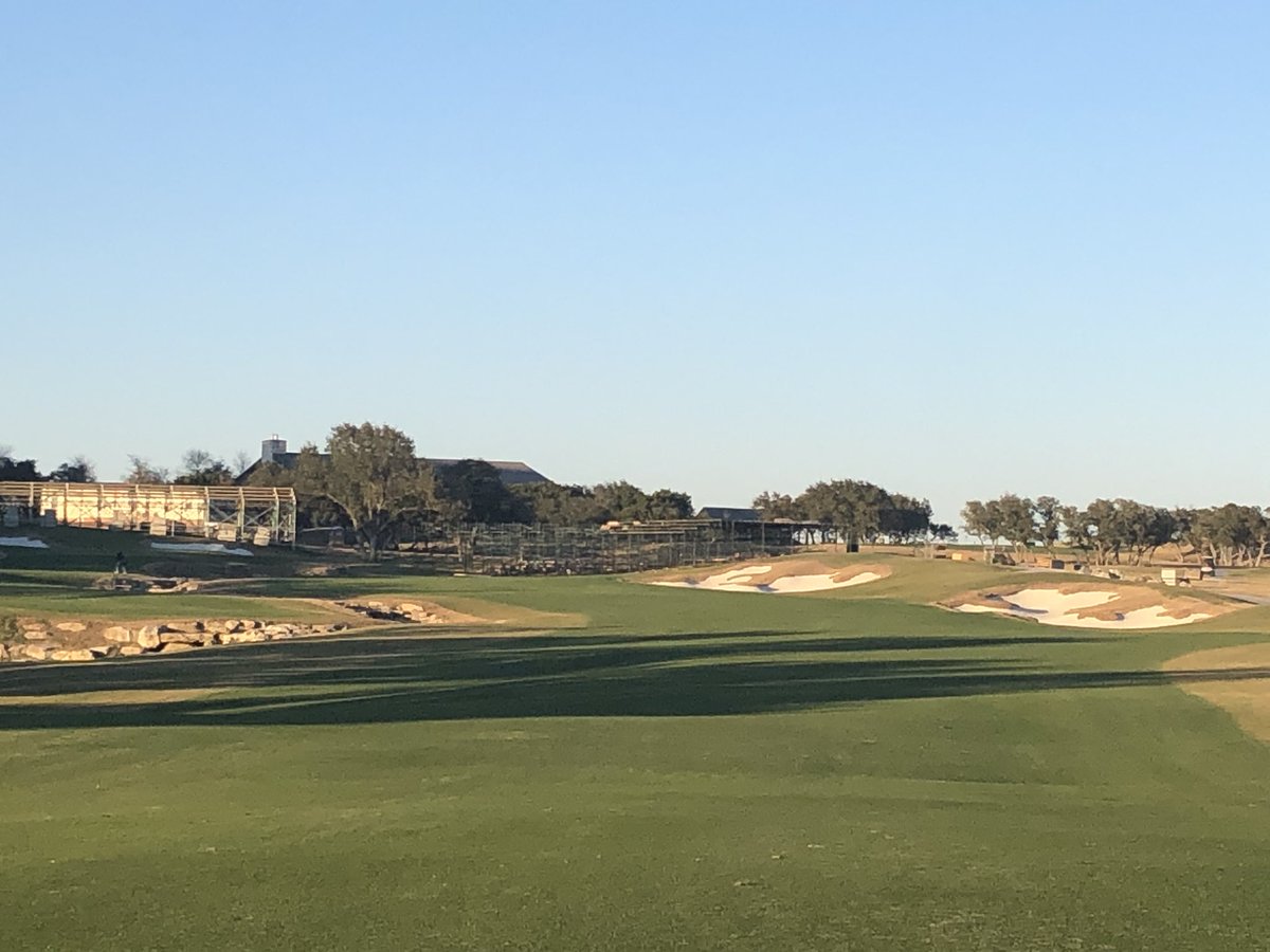 The Oaks course at TPC San Antonio is an expansive, fun course that certainly has that “stadium” feel. This Greg Norman design, in collaboration w/ Sergio Garcia, is particularly impressive on the back nine w/ multiple drivable Par-4’s & beautiful Par-3’s. Extremely tough greens. https://t.co/obqFZ6JOj2