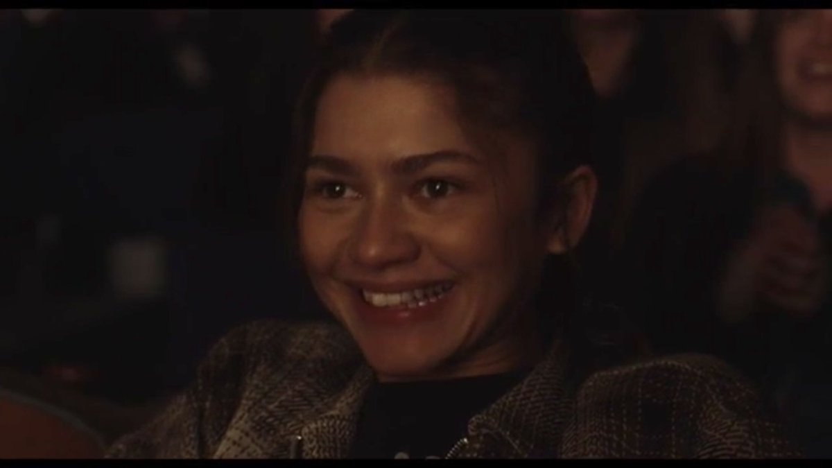 fexitweets's tweet photo. Rue supporting and hyping up Lexi 😭#euphoria https://t.co/nCdRQyLjLx