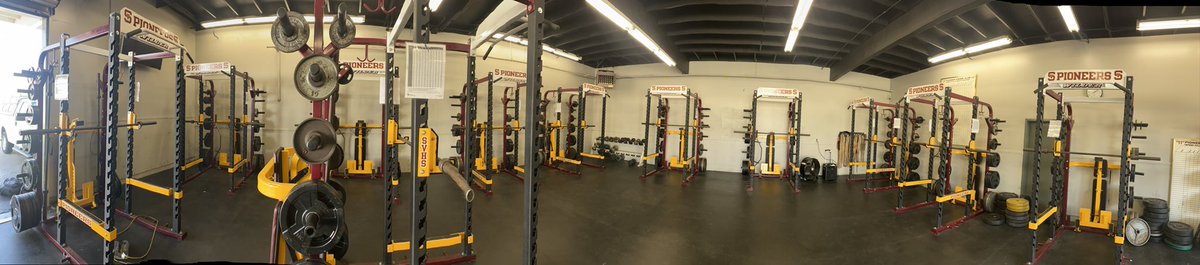 SWAT_805's tweet image. We understood the assignment. This weight room and locker room sets us apart from all the rest. WE are piONEErs. @coachjb21 @AurandBlueprint @svhspioneers @simi_football #topshelf