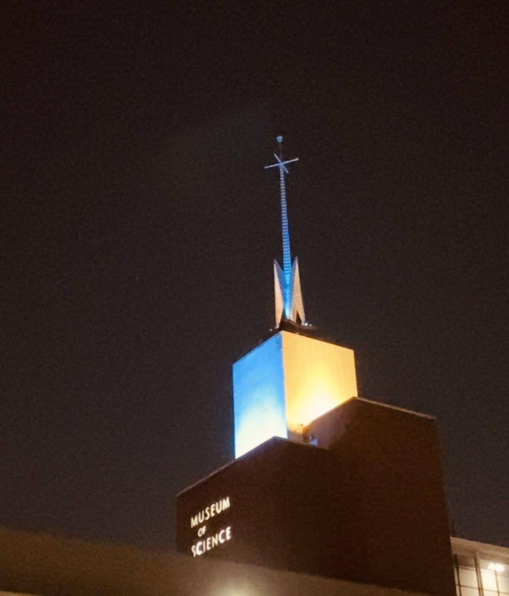 We light the Museum of Science in solidarity with the brave people of Ukraine. Science - our common ground - flourishes in freedom.
🇺🇦
