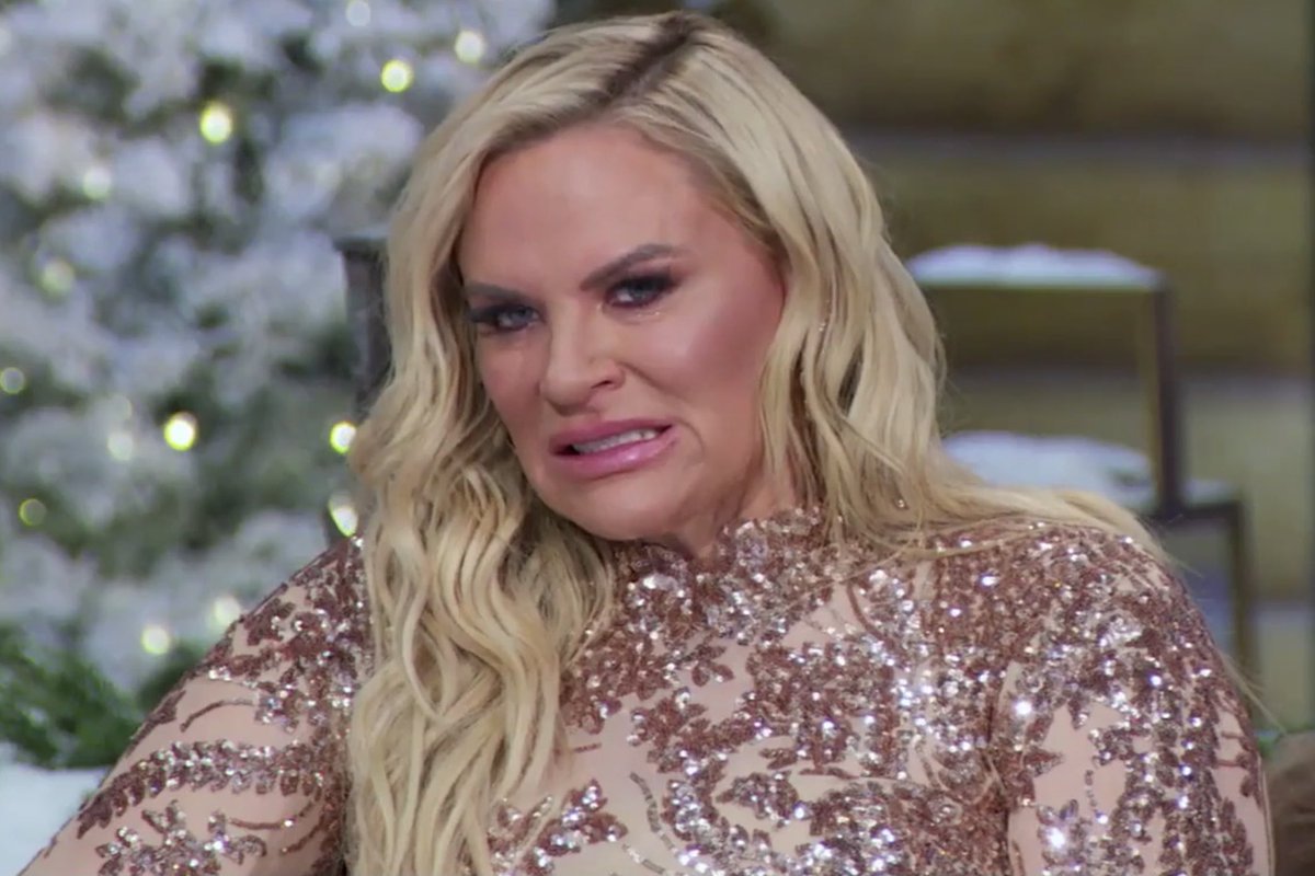 housewifegifs's tweet photo. Bravo really should have edited this Race segment out knowing what we know now… #RHOSLC https://t.co/SN0OT15Lxt