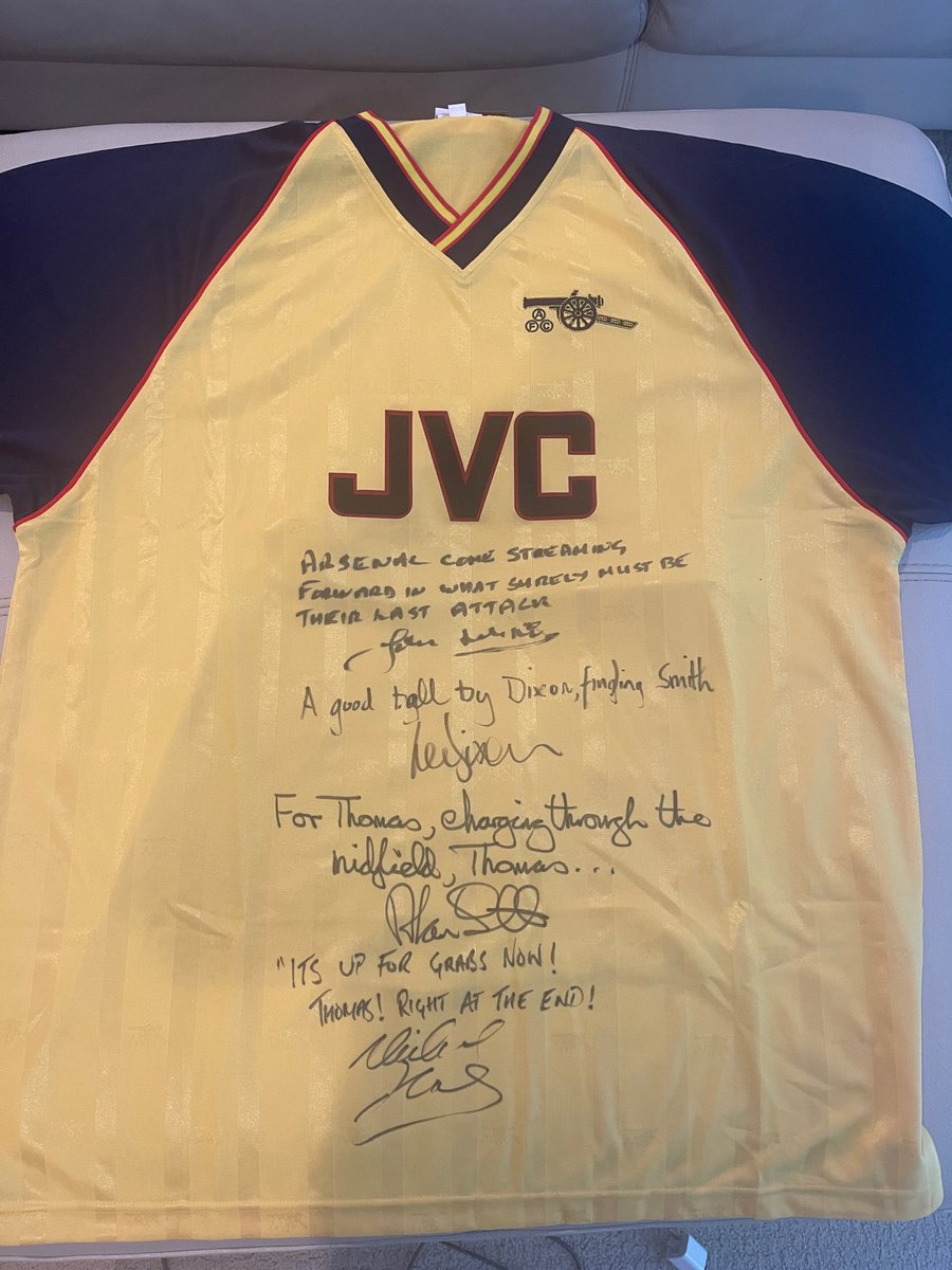 TheGoonersPod's tweet image. #TheGoonersPod Ep. 6.62 features the return of @9smudge Alan Smith to our airwaves!
We welcome Alan TUE 9pm UK to get his take on:
The trajectory of @Arsenal 
Views on #VAR
The background of the amazing shirt being raffled off on goonersvcancer.com
&amp;amp; your #UserQuestions!