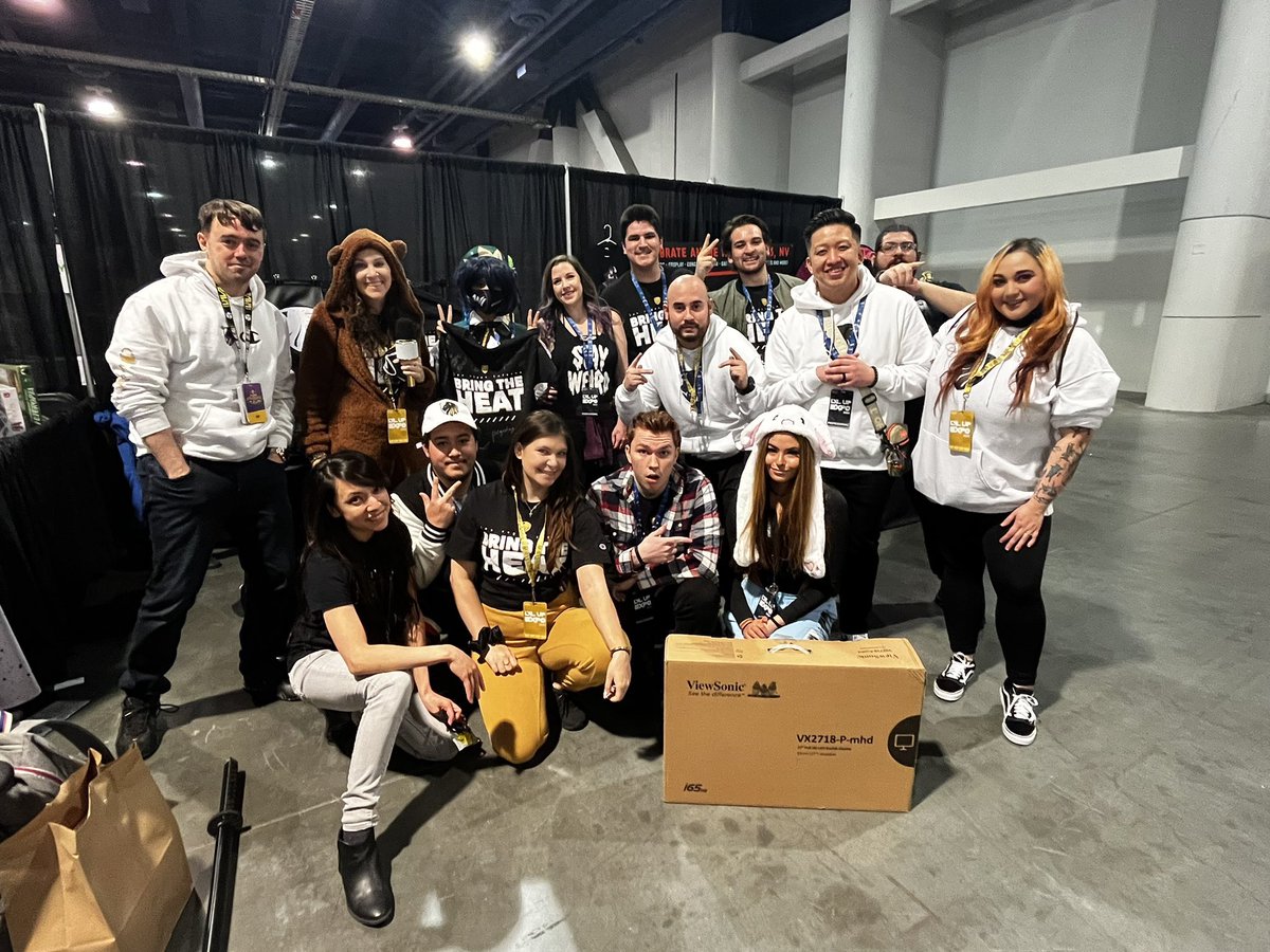 SlaYeR_RL's tweet photo. Had a blast this weekend at @LVLUPEXPO https://t.co/6Dm2waVxTj