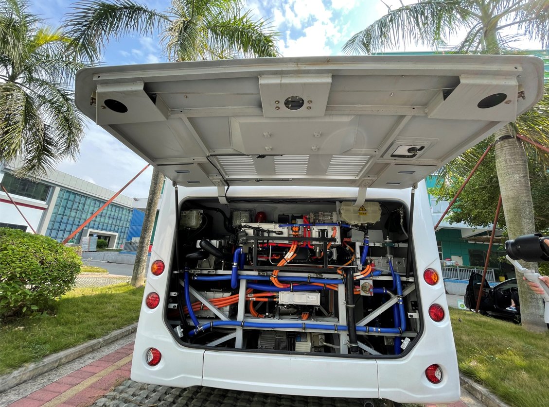 vision_battery's tweet photo. We've seen many #hydrogen #fuelcell buses running on the road. How does the hydrogen fuel cell engine system works? What is the internal structure like?The picture below is the internal structure of hydrogen fuel cell bus, equipped with #Vision VISH-52A hydrogen fuel cell engine. https://t.co/2JQC0bu1Hs