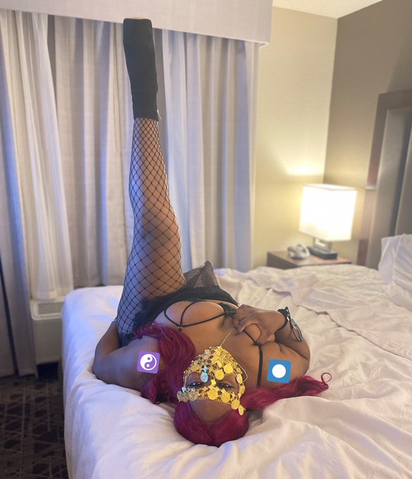 Daddy said to grab on my titties while my leg is in the air. I love when to submit to her!  #onlyfansblack<a href="/tag/sexy"class="tags"><span>#sexy</span></a><a href="/tag/bbw"class="tags"><span>#bbw</span></a><a href="/tag/lesbian"class="tags"><span>#lesbian</span></a><a href="/tag/onlyfans"class="tags"><span>#onlyfans</span></a><a href="/tag/onlyfanscreators"class="tags"><span>#onlyfanscreators</span></a>