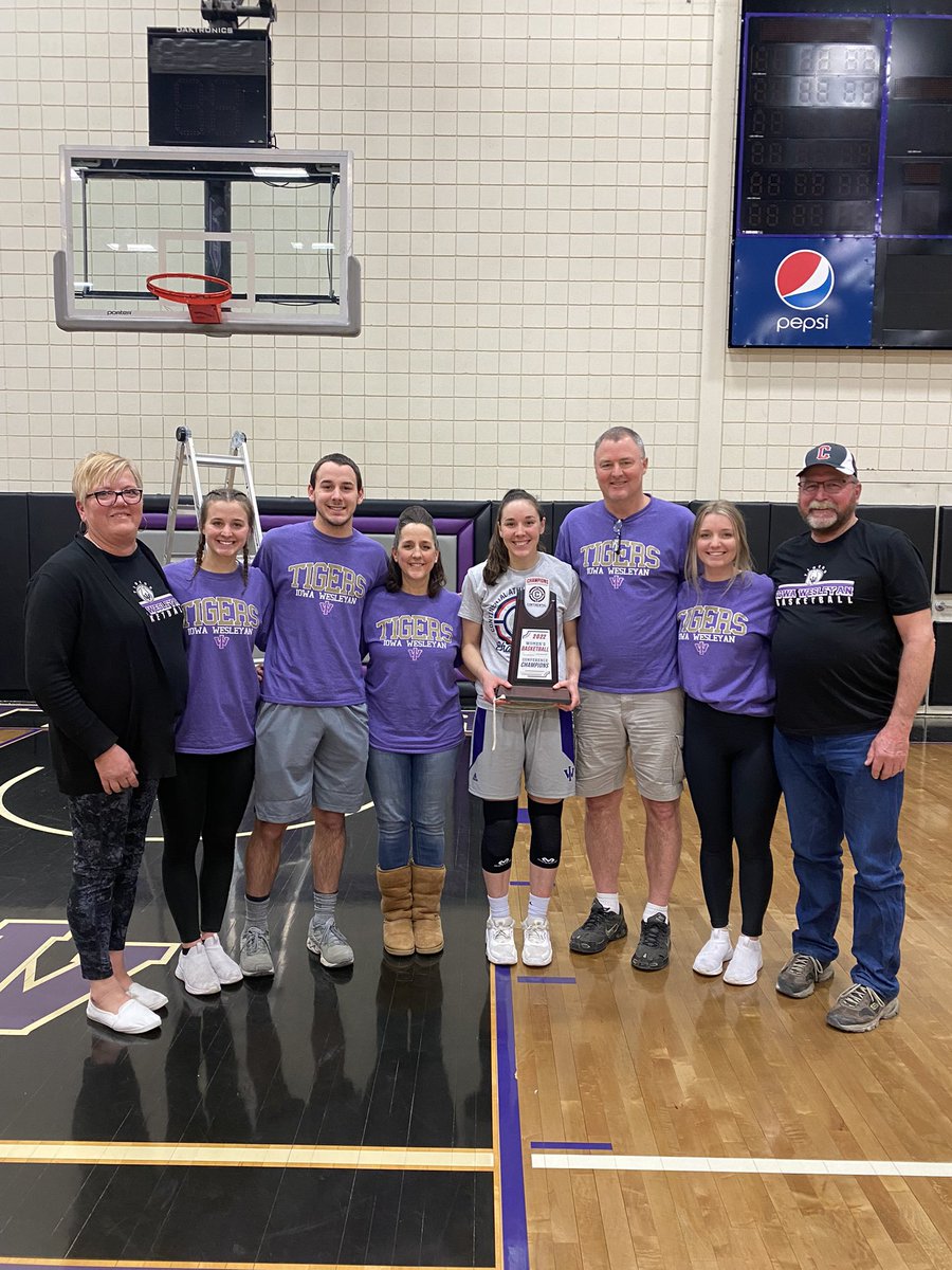 brenna b✰ tweet media