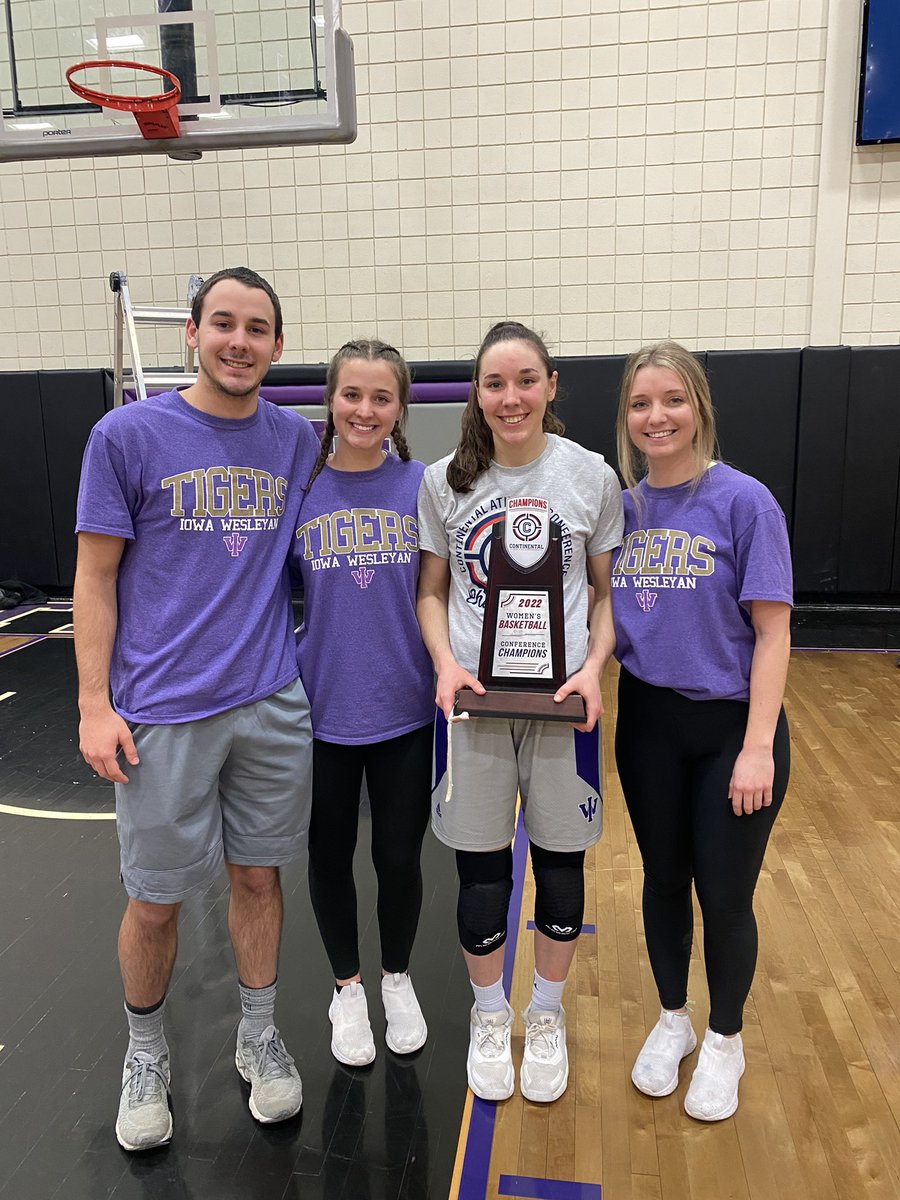 brenna b✰ tweet media