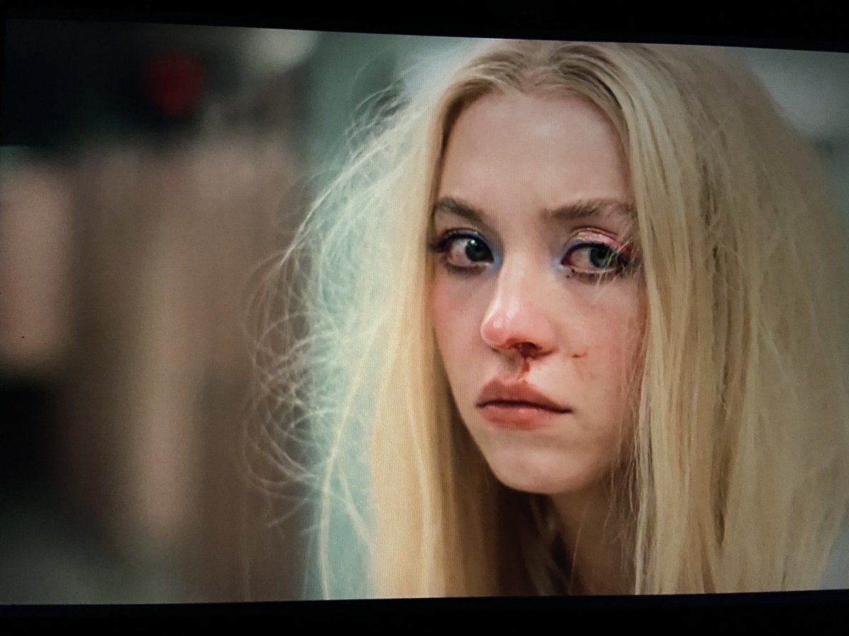 " sabe Oq é engraçado? Ele terminou cmg antes de eu subir no palco" "Não se preocupe cassie, isso é apenas o começo" #EuphoriaFinale   #Euphoria