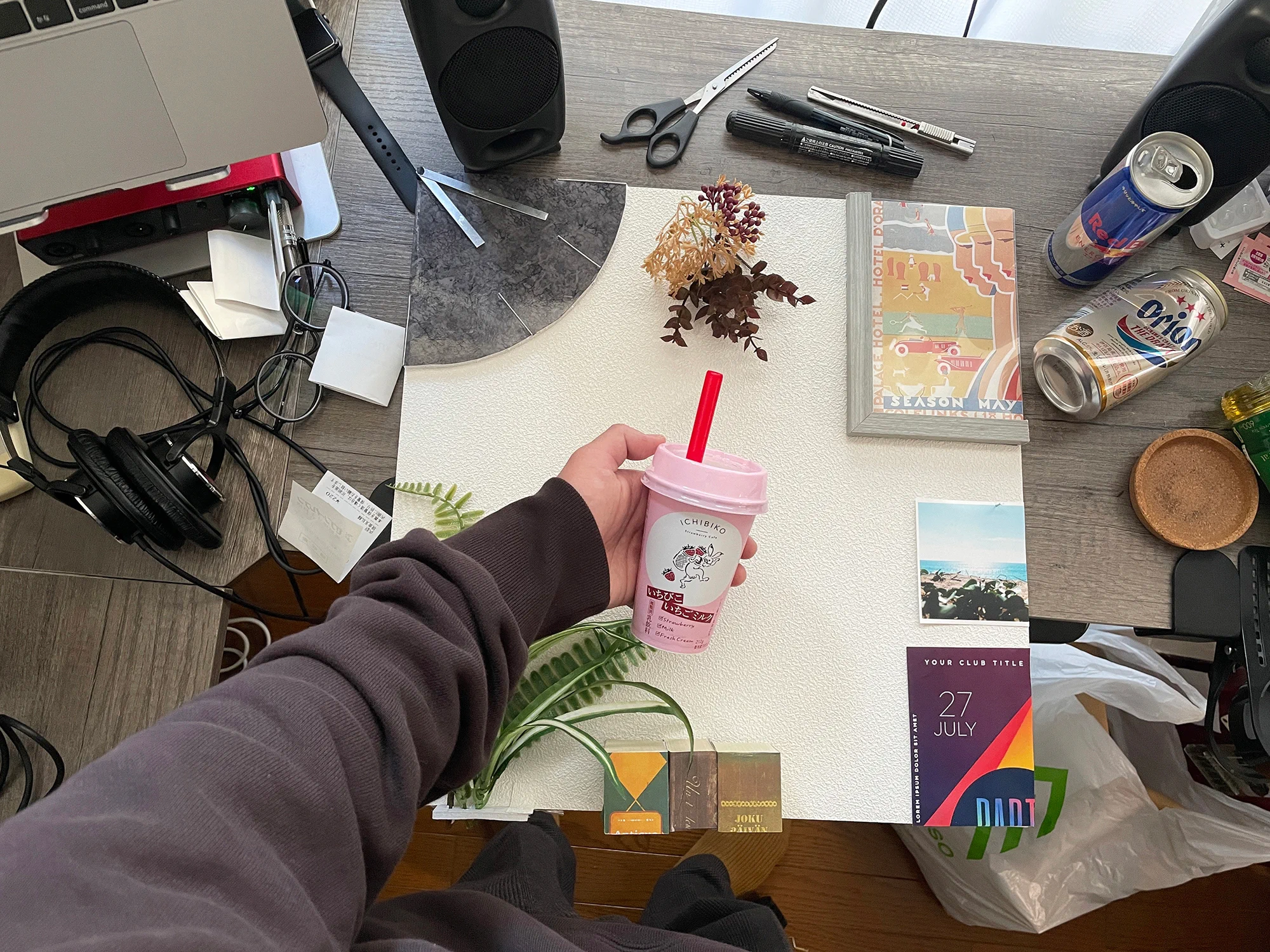 どんなに汚い部屋でも？オシャレな部屋の写真が撮れる「虚構映えパネル」www