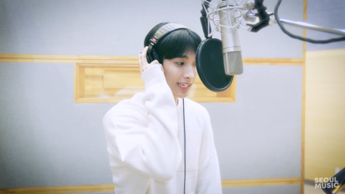 svtyoutube_'s tweet photo. 📊#SVT_Goals
Dokyeom's 'Go!' Official Music Video is now released on Youtube! Watch, leave a like, share and recommend the video carats~
▶️https://t.co/NDeGvUjAEz
🎯300K views (video and audio combined)
#더빠르게더가볍게_도겸_곁으로_GO
#ReadyGetSetGOWithDK
#세븐틴 @pledis_17 https://t.co/lcgproGlZM
