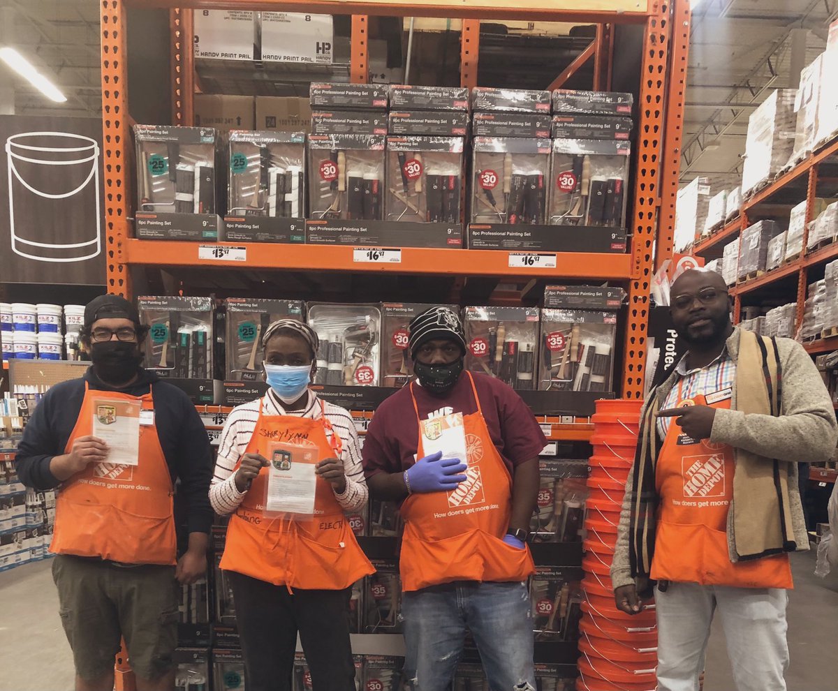 Creating an environment where our associates like to work and customers love to shop!!! #Recognition #celebrate #excellentcustomerservice #Valueswheelleadyou #gulfgate