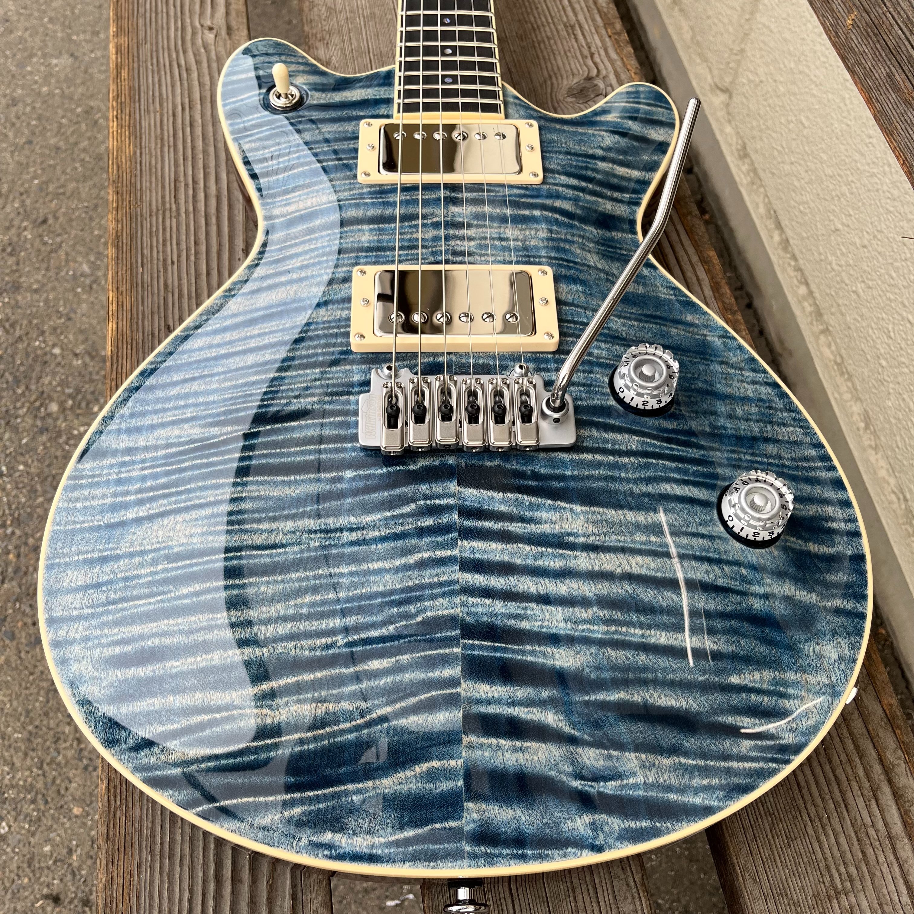 フレームメイプル　5A DST Pro 24 w/5A Roasted Falme Maple Neck -Centura Blue