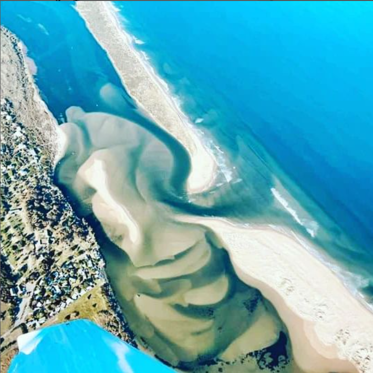 “There's nothing wrong with enjoying looking at the surface of the ocean itself... Staying on the surface all the time is like going to the circus and staring at the outside of the tent.” ― Dave Barry
It's the same with our Keurbooms Lagoon
📷 John Grant Bozman #plett