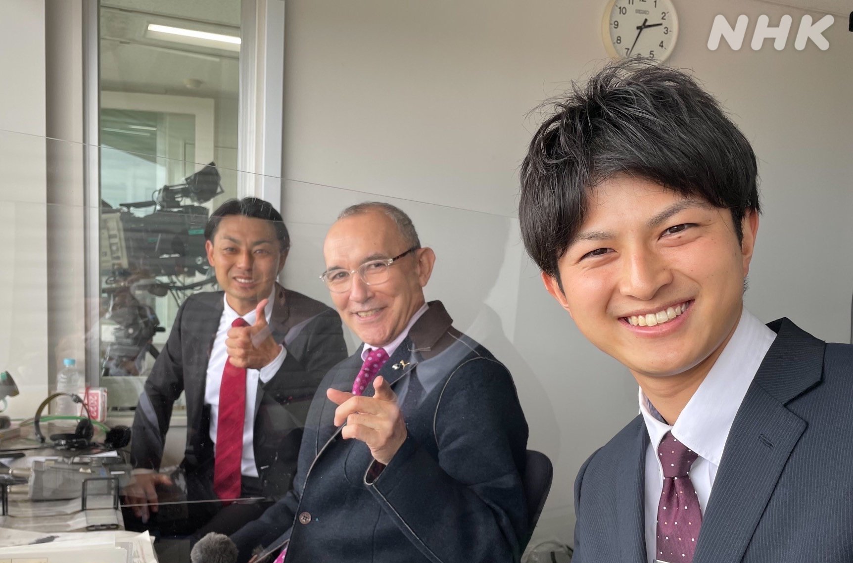 Nhk沖縄さぁたぁちゃん Ar Twitter 沖縄局アナの裏側 先日放送した Fc琉球 ホーム開幕戦 寺内皓大 アナはサッカー 初実況 中継前はみんなでサッカー談義 Nhkサッカー解説の 宮澤ミシェル さん 写真中央 ゲスト解説元fc琉球の 赤嶺真吾