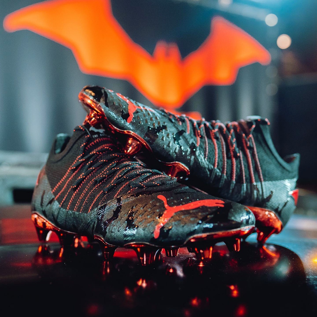 kans Universiteit Weggelaten Football Boots on Twitter: "Neymar's next-gen Future Z boots have arrived!  - Colourway inspired by the latest Batman movie; mainly black with red  accents....Let us know how you feel about these new
