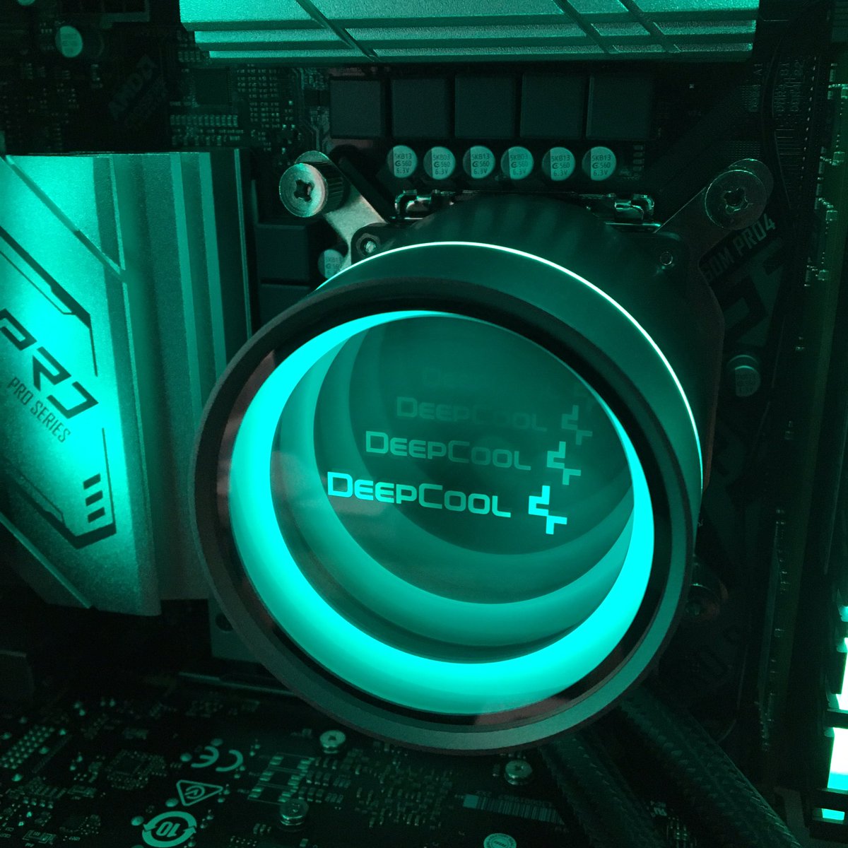 CASSHERN_JP's tweet photo. 安心して下さい♪
キャシャーンのディープクールは今日もcoolです❗️
#DEEPCOOL
#CASTLE240EX
#自作PC
#簡易水冷 https://t.co/1VBckH7cy1