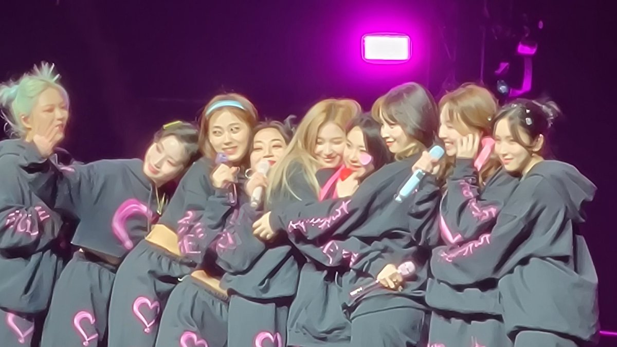 Hyoloml's tweet photo. The nine of you really did your very best. I wish you have a great time in Japan 🥰

Thank you for being TWICE ❤️

THANK YOU TWICE 
#9WICEBESTGIRLS
#ItsNotOverUntilItsOver
#TWICE_4TH_WORLD_TOUR
@JYPETWICE https://t.co/cP3AQ90DxA