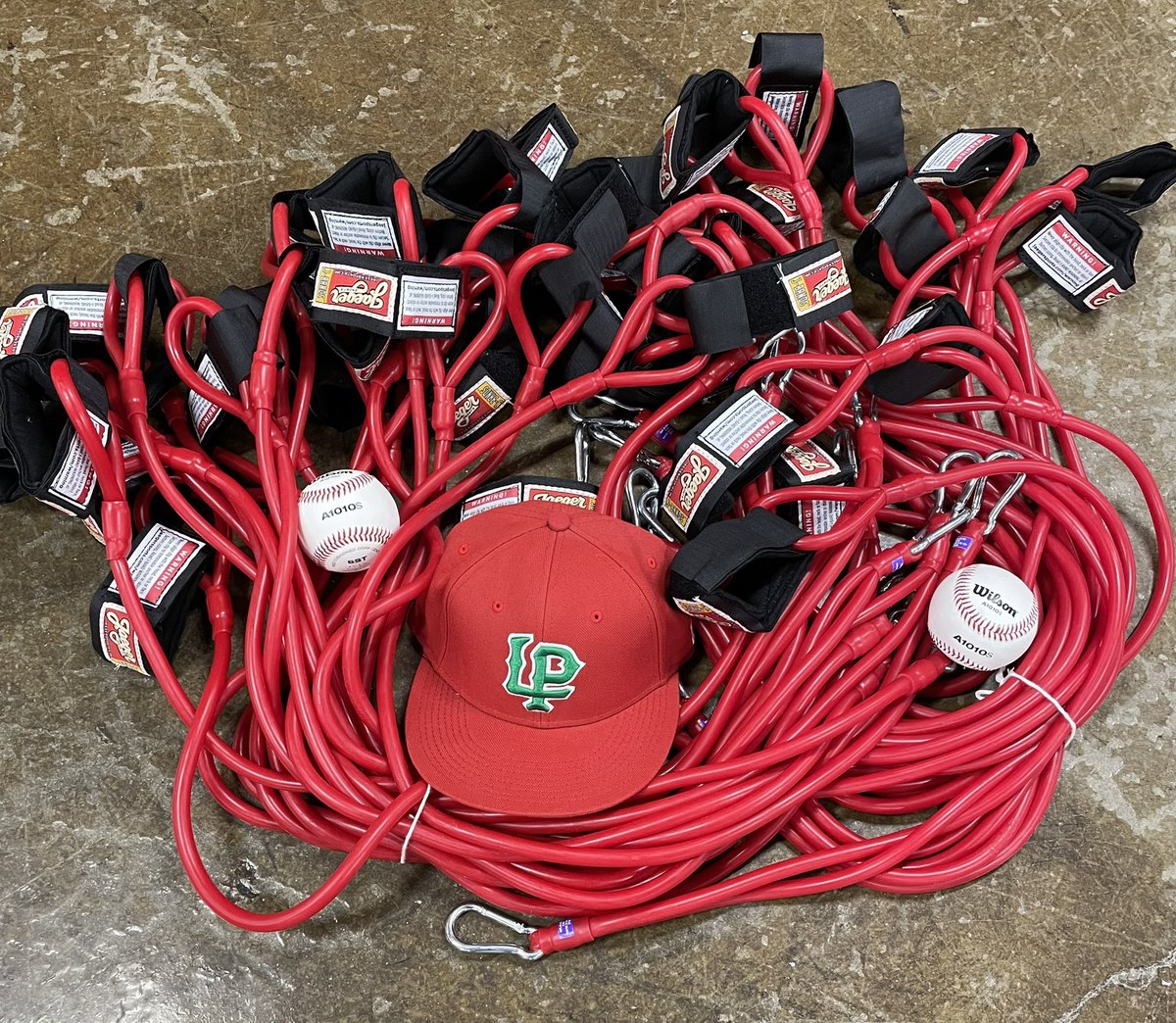 Cavy_Boys's tweet image. First day of practice tomorrow, extremely excited to get to work with the players.  Shout out to @jaegersports for hooking us up. @LPHS_Activities @LPCavaliers #feeding #1arm #1career