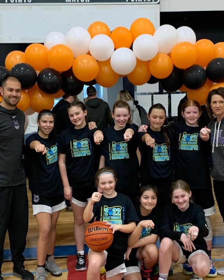 Coachjuanrod's tweet photo. These girls capped off their AAU season with a middle school Oregon State Championship! https://t.co/ZG05LDKFWu