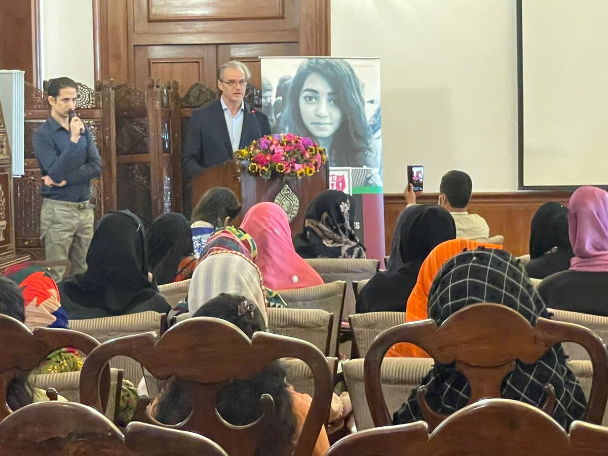 christiankhi21's tweet photo. Meeting with underprivileged young girls engaged in an Educate a Girl training at the Gov. House. Wonderful occasion to broaden their outlook through insight into French culture. Thanks to Tara Dawood for her tireless commitment.#educate #LADIESFUND @ConsulatK
@FranceinPak https://t.co/JOGniCMj8q