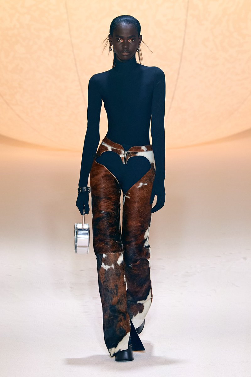 lunarysl's tweet photo. ambush fall ‘22 rtw https://t.co/fsBAezTjVm