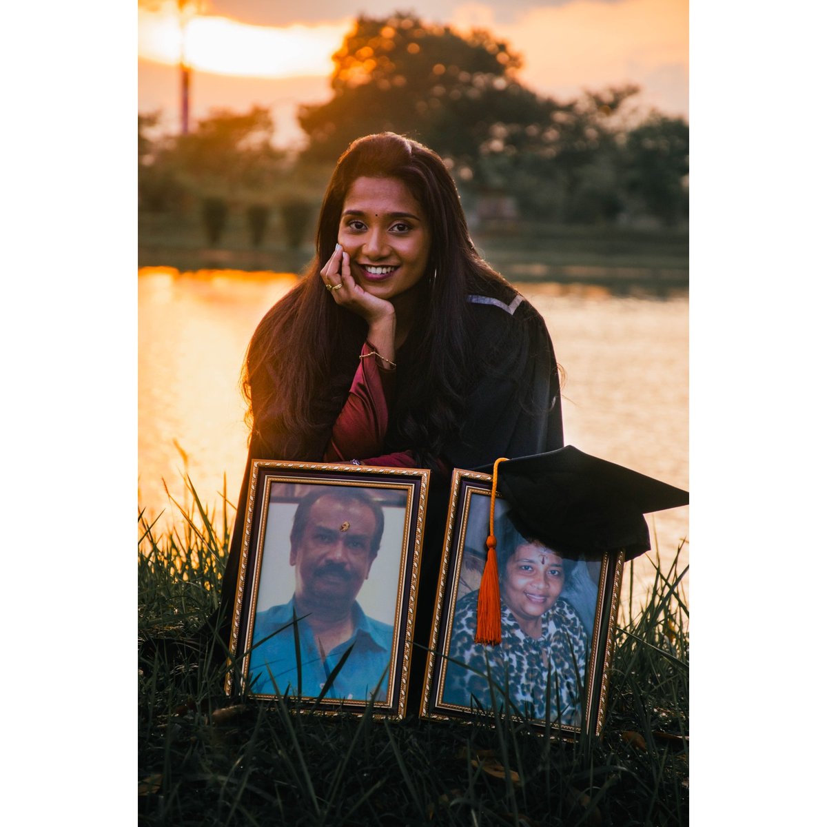 Vie_thuosha's tweet image. Dear parents in Heaven, your daughter finally graduated. ❤