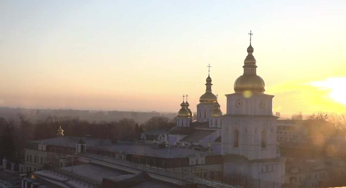 The sun is rising in Kyiv and the city is still Ukrainian. ☀️🇺🇦 🙂

#SlavaUkraine #ukraine #kiev
