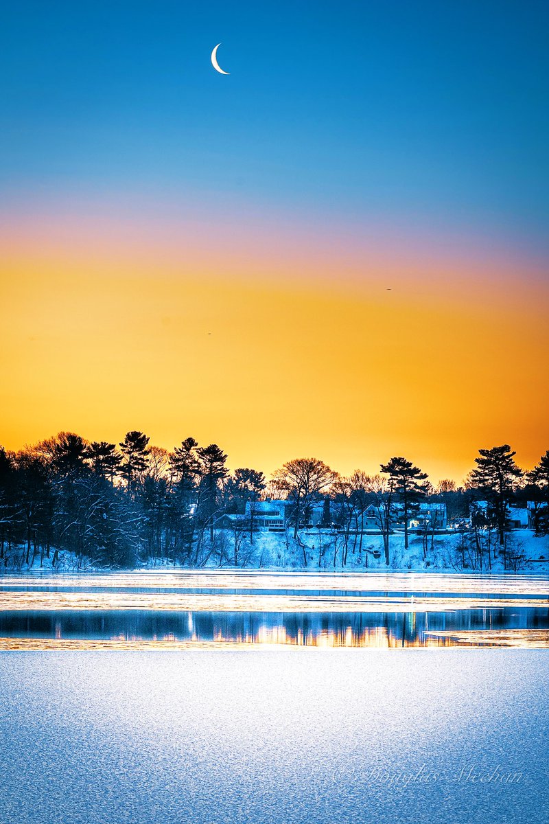 It's as if Mother Nature painted the sky the colors of the Ukraine flag.

Good night y'all.