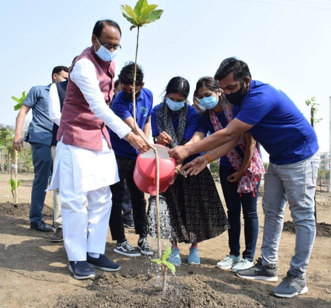 divyajeevanngo's tweet photo. @OfficeofSSC  हमारी टीम को आमंत्रित करने के लिए बहुत-बहुत धन्यवाद सर,   @divyajeevanngo 
@CollectorBhopal @BhopalSamachar @MPTakOfficial
#OnePlantADay  #bhopal #MadhyaPradesh https://t.co/9CtTZksyYZ