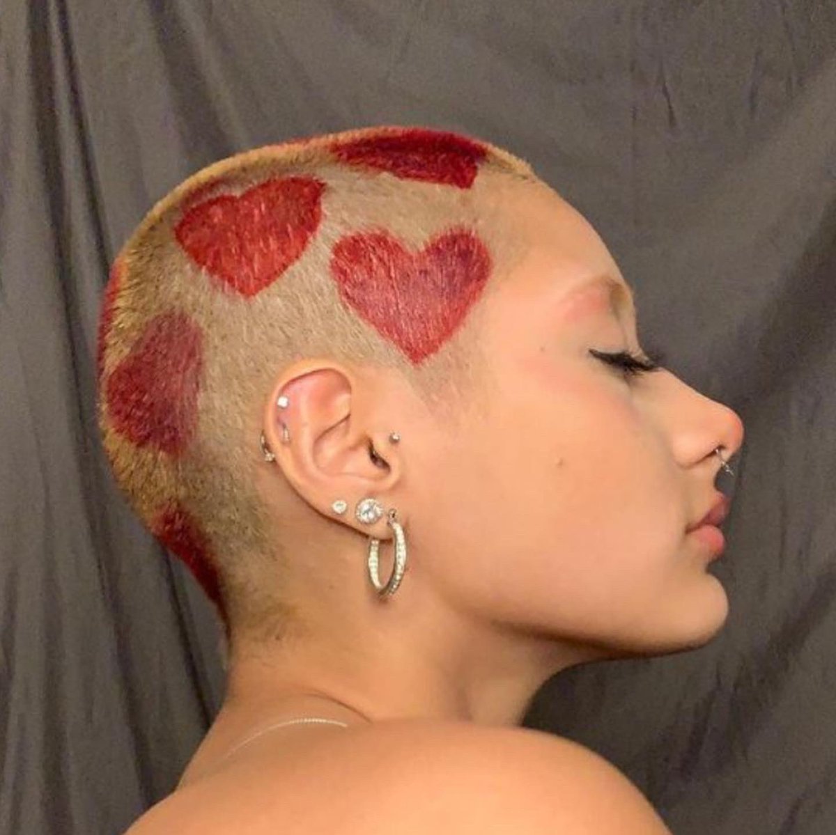 amykessler21's tweet photo. #valentines day hair pt 1 https://t.co/5ii9UqDy7k
