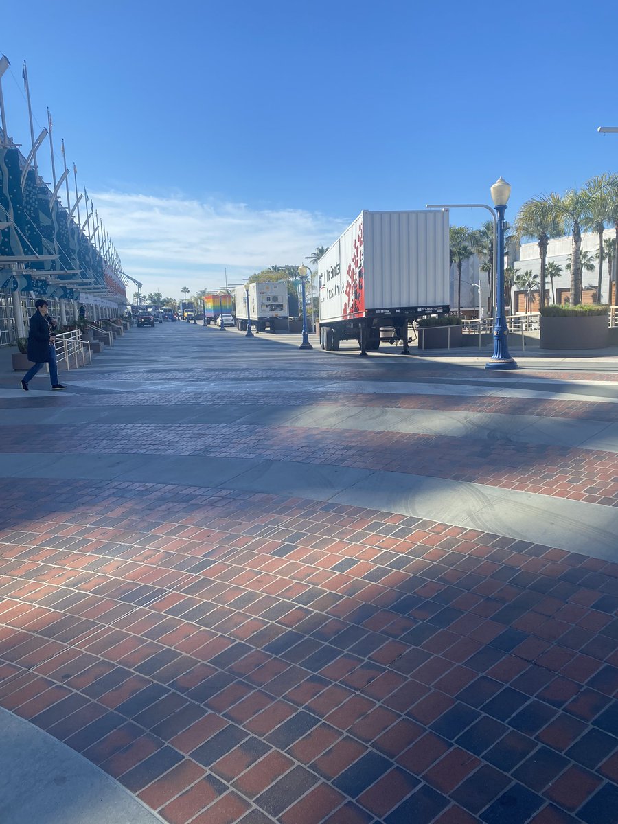 ClockWorkLog's tweet photo. First 24 hours at #TPM22! Fantastic day and weather- much more to come! Featuring @robrayhaney123 &amp; Joey Milstein (@SaschaPeyer @SCTechJohn) https://t.co/LBlGNbtKgs