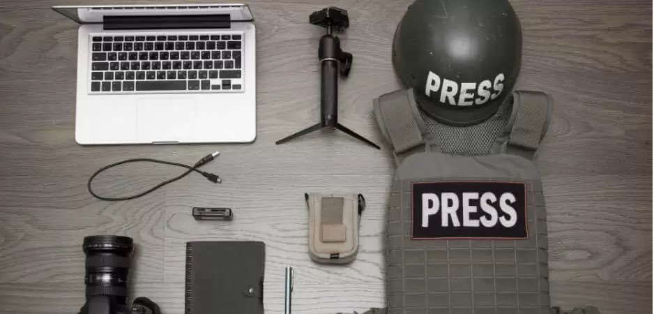 An open letter to journalists covering Ukraine: In the last few days we’ve all seen reports valuing white European lives more than the victims of other conflicts. Don’t let core journalistic principles of diversity and anti-racism be a casualty of this war blackonwhitetv.blogspot.com/2022/02/an-ope…