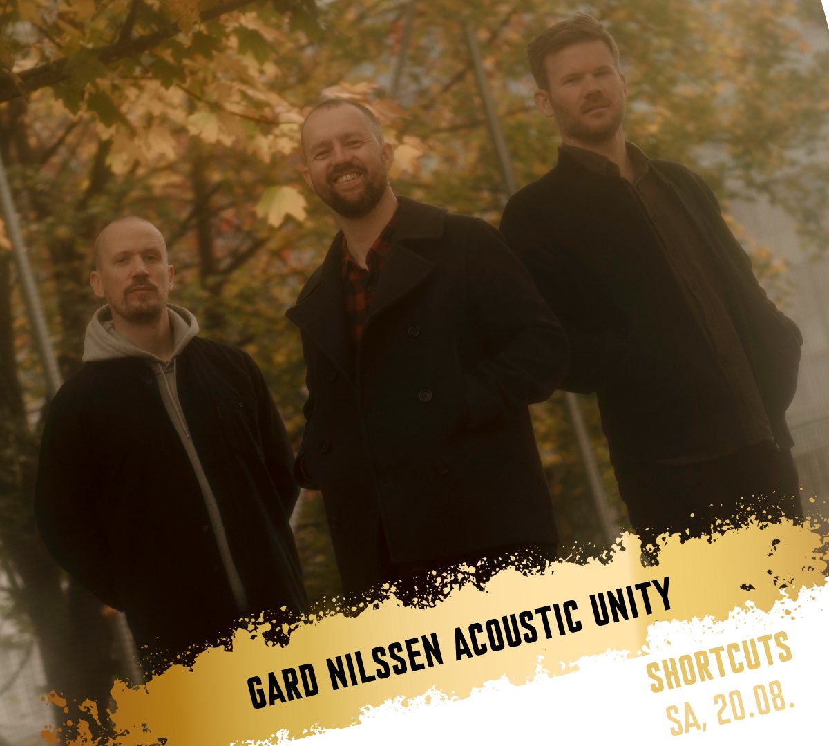 GARD NILSSEN ACOUSTIC UNITY 🥁
Drummer @gardnilssen will be joining us at the SHORTCUTS at the @kunsthausnexus together with Peter Eldh on bass and saxophonist @andreroligheten ! 

#gardnilssen #shortcuts #jazz #jazzsaalfelden #jazzfestivalsaalfelden #august #festival