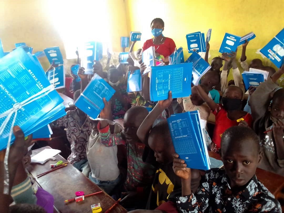 fca_uganda's tweet photo. 🏫Some students miss school due to lack of educational materials.
📚With support from our partners @UNHCRUganda & @StatePRM, we regularly distribute scholastic materials to students in the primary & secondary schools we support. #LeaveNoOneBehind #Educ4all https://t.co/9ce2TQr4lr