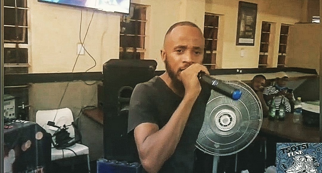 funk_tsotsi's tweet photo. Tsotsi FunkTV Introduces

Finesse Fridays Hip Hop Sessions💯🎯🔥

Get The Live Exclusive Here👇🏾
https://t.co/UFsFzGCe7i

Creed

Location:Starlight
Gig Coordinator:Finesse
Intro/Outro Concept &amp; Edit:#Phemelo Flo Moile
Intro Clip:#Vuyo Jiya #MotswakoBook

#spinakaopushaspane🇿🇦 https://t.co/hKbewZTqDz