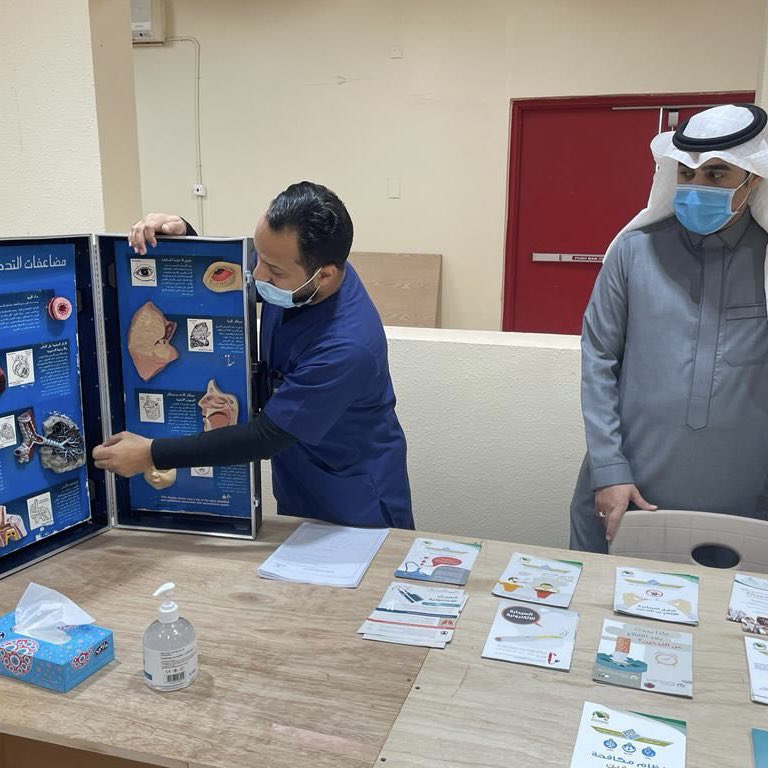AlAhsaHC's tweet photo. نفذ برنامج مكافحة التدخين بتجمع الأحساء الصحي محاضرات توعوية في عدد من المدارس للتعريف بأضرار التدخين وأثره السلبي على مستوى التحصيل الدراسي، والتعريف بالأساليب العلاجية للوقاية منه، وكيفية الحصول على الخدمات المتاحة في عيادات مكافحة التدخين عبر الاتصال بالرقم 937 أو تطبيق صحتي. https://t.co/Hml8iRjvKL