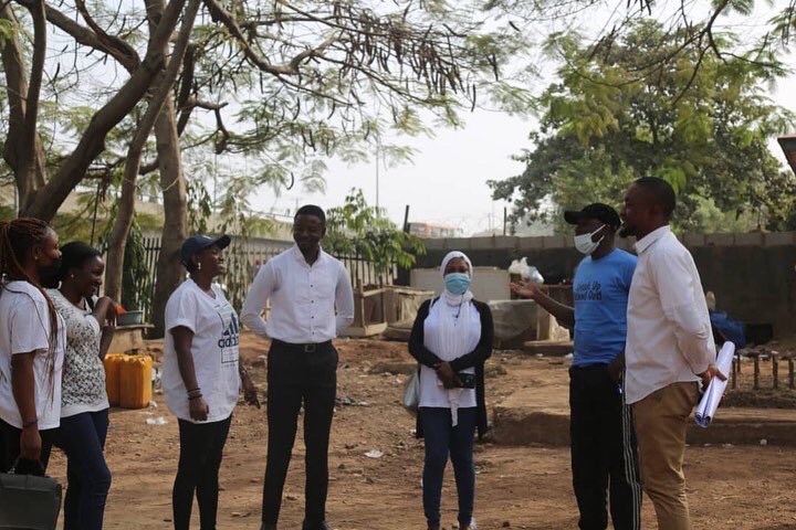 #SpeakUpStandOutNG activist @makintamie and team of #SUSOAdvocates on a Sensitization visit to the streets and motor parks in and around the Abuja Municipality and Area Council #AMAC of the FCT. 

The visits is aimed at sensitizing people on personal safety, collaboration...