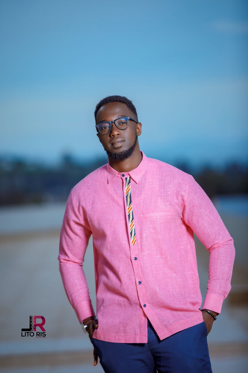 Litorisdesign's tweet photo. It's Monday!
Embroider your heart into the fabric of your clothes.
#fashiondesign #fashion #menstyle  #mondaythoughts https://t.co/OdqpSpx7Zp