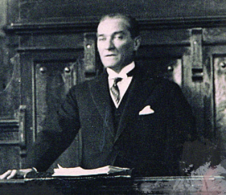 Bugün yaşadığımız olayları, bugünkülerden 90 yıl önce gören ve Montrö Boğazlar Sözleşmesi'ni hazırlayan dehaya bir kez daha saygıyla, minnetle ve şükranla...