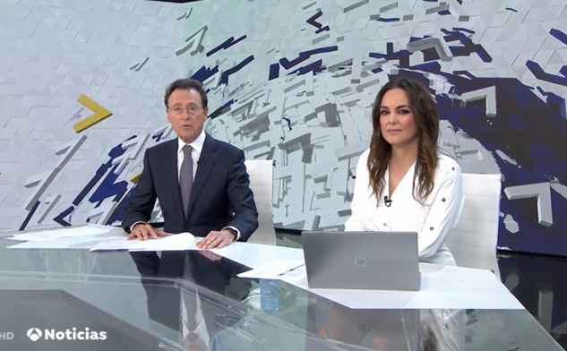 atresmediacom's tweet photo. #Audiencias I
Buenos días
📺 @antena3com vuelve a conseguir este domingo LO+VISTO de la TV:
✔️ @A3Noticias 1 FDS: 2.074.000 y 18,9%
✔️ @A3Noticias 2 FDS: 1.975.000 y 12,8%
✔️ #Infiel27Feb: 1.937.000 y 14%
✔️ @Antena3Deportes 2 FDS: 1.867.000 y 11,6%
🏆 Todos LÍDERES https://t.co/cYQCmTgocN