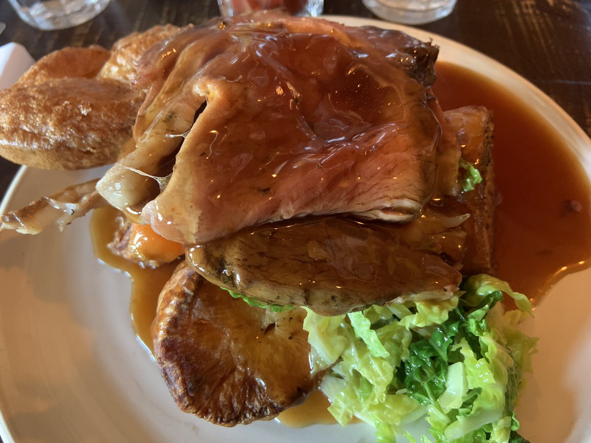 dimchurch's tweet photo. Fab weekend. Canal walk, coffee, nufc win, rugby win, pint, curry takeaway, lunch at the #thehollowbottom #guitingpower @cotswoldlife walk to Barton, a little bit of walk and 📚📚 back to it 😢😢 hope you did too. Have a great week ⭐️⭐️❤️🤩👏❤️⭐️😀 https://t.co/dS3nK11zOT
