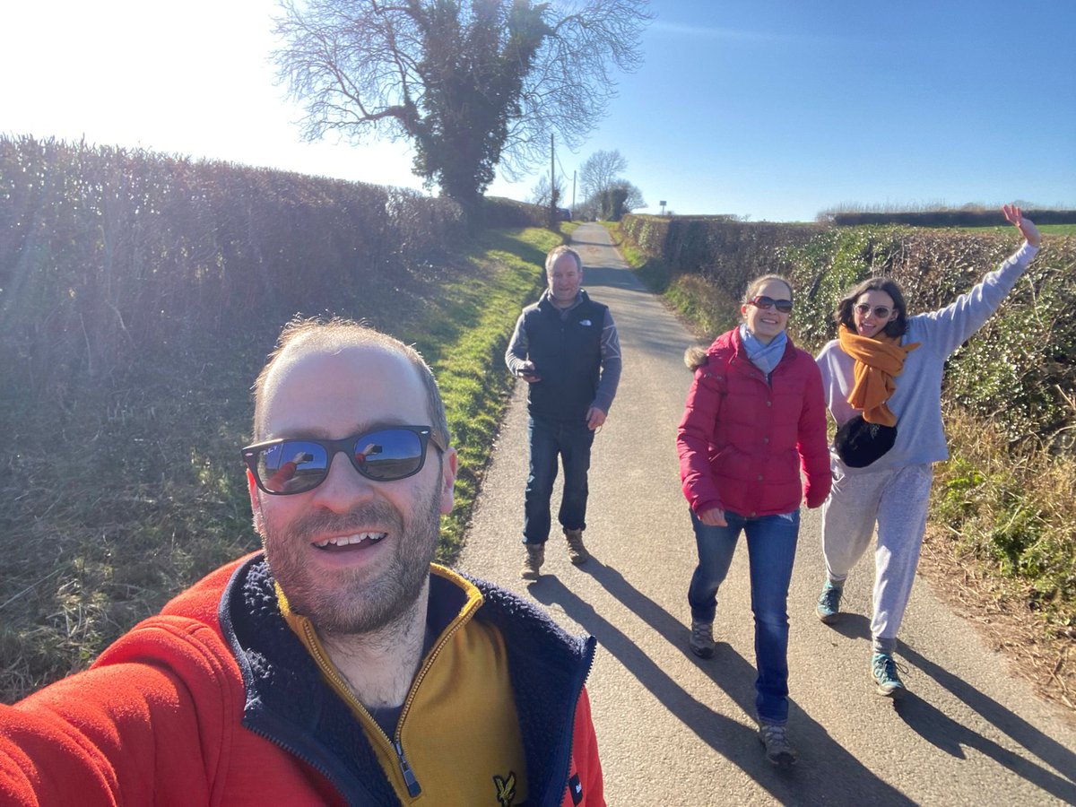 dimchurch's tweet photo. Fab weekend. Canal walk, coffee, nufc win, rugby win, pint, curry takeaway, lunch at the #thehollowbottom #guitingpower @cotswoldlife walk to Barton, a little bit of walk and 📚📚 back to it 😢😢 hope you did too. Have a great week ⭐️⭐️❤️🤩👏❤️⭐️😀 https://t.co/dS3nK11zOT