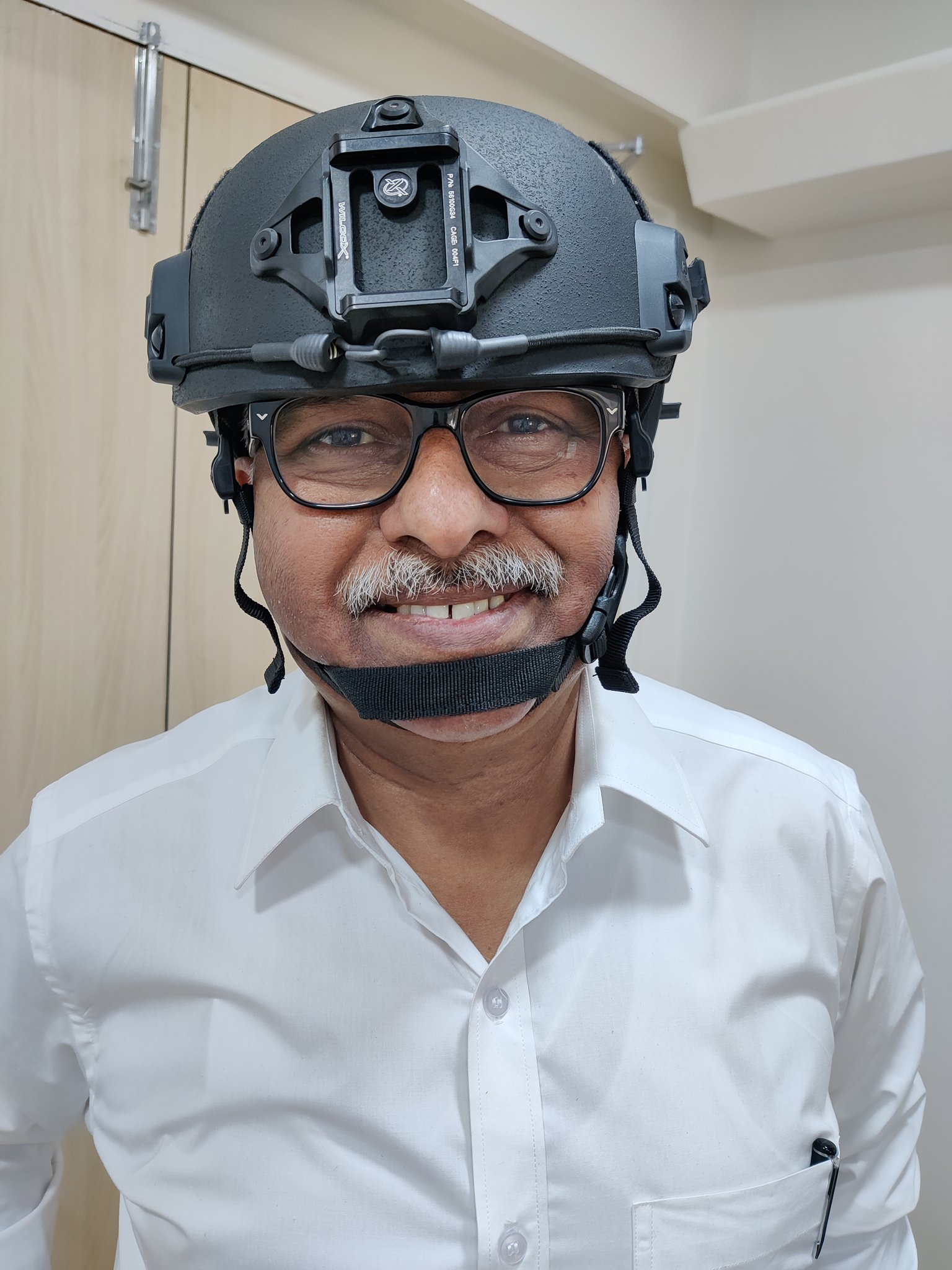 Round helmet for deals bullet