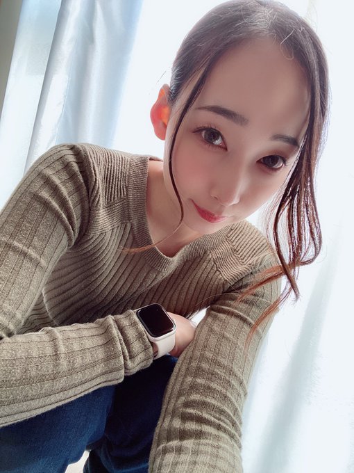 ファンセントロの撮影してきた💪🏻 帰ってきて小腹すいたから、買ったまま忘れてた青じそかけるサラダ 口内炎達に大ダメージ受けながら食べてる https://t.co/hujvi7R1UK