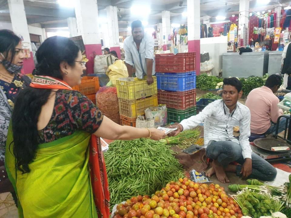 Medha_kulkarni's tweet photo. जय भाजपा, तय भाजपा
#fefana विधानसभा मतदारसंघ आणि #Belthara मतदारसंघात अनुक्रमे युवा रॅली आणि बाजार फेरी मध्ये सहभाग घेतला.

#NarendraModi #YogiAdityanath #UPElection2022 #BJPWinningUP https://t.co/GBd6TUtnwC