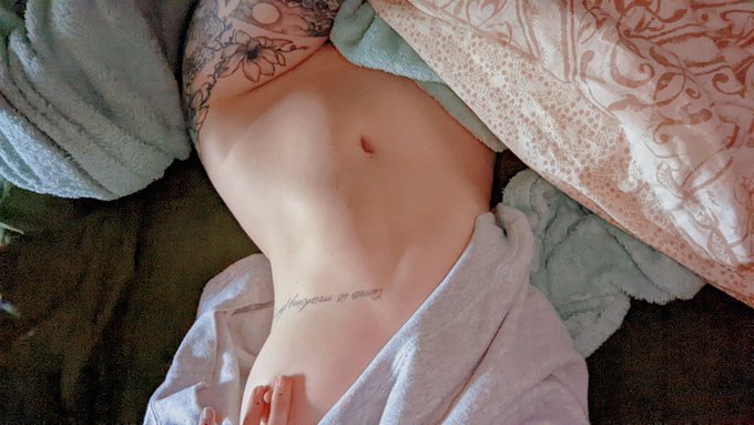 sweet dreams 🍓 https://t.co/WOeqAWVufd