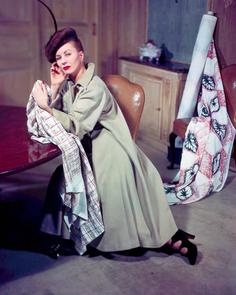 AtelierMilliner's tweet photo. Timeless. Schiaparelli 1947
Image by © Genevieve Naylor/Corbis
#vinspired #vintagefashionphotography #Schiaparelli https://t.co/q9zE8C0oze